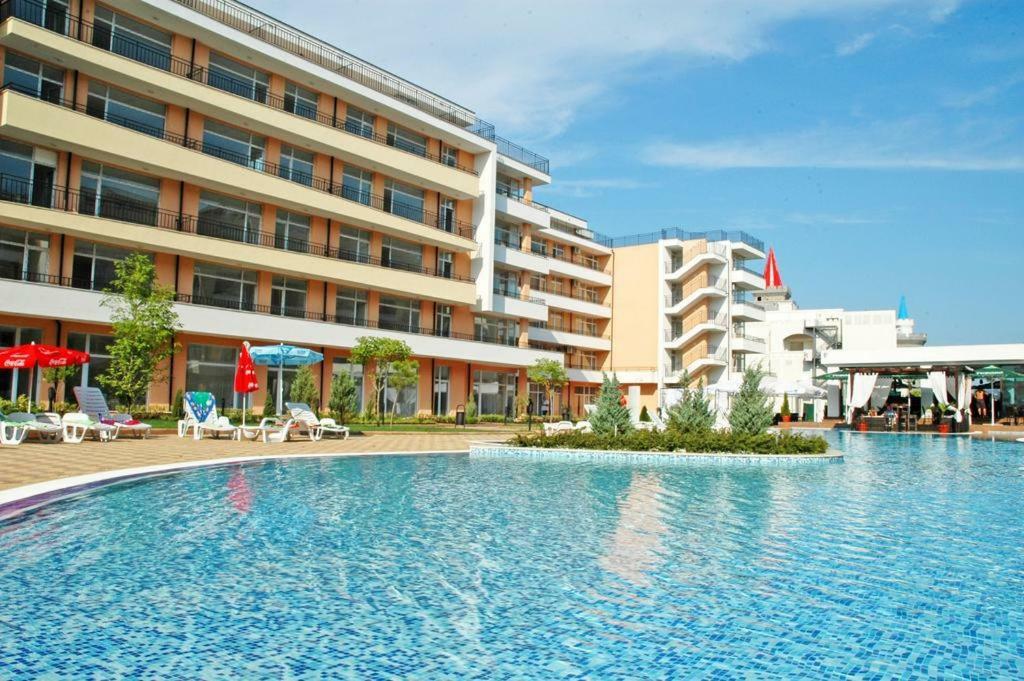 Grand Kameliq Apartamento Sunny Beach Exterior foto